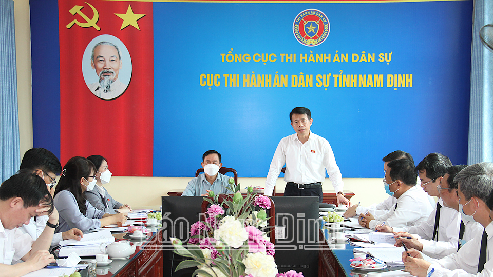 Đồng chí Nguyễn Hải Dũng, TUV, Phó Trưởng đoàn chuyên trách Đoàn ĐBQH tỉnh phát biểu tại buổi giám sát.