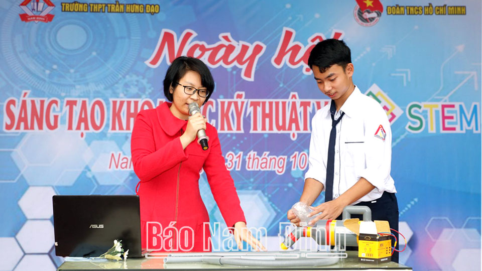 Giới thiệu sản phẩm STEM “Máy hút bụi mini làm bằng ống nhựa” do đoàn viên Trường THPT Trần Hưng Đạo (thành phố Nam Định) năm học 2020-2021 chế tạo.
