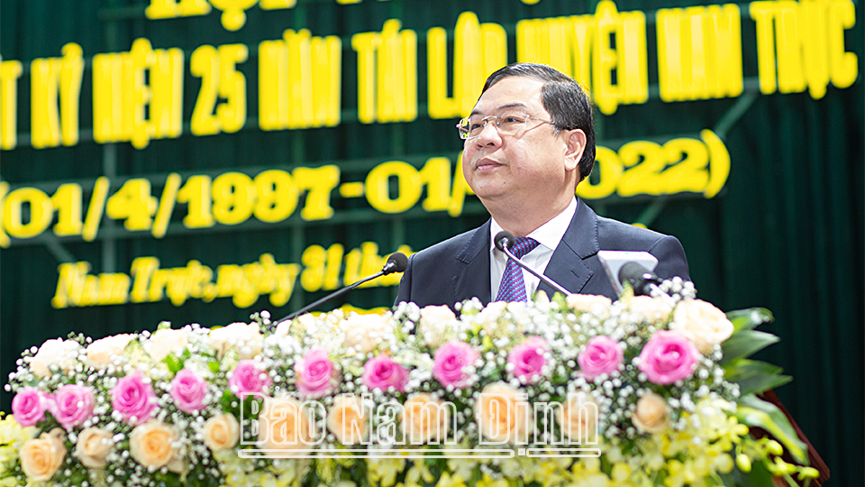 Đồng chí Phạm Gia Túc, Uỷ viên BCH Trung ương Đảng, Bí thư Tỉnh uỷ phát biểu tại lễ kỷ niệm.