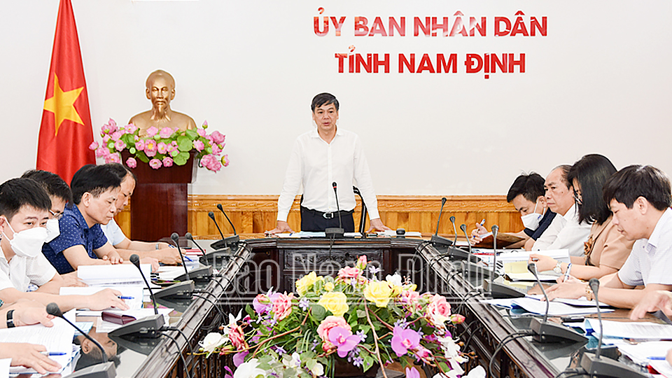Đồng chí Trần Lê Đoài, TUV, Phó Chủ tịch UBND tỉnh, Phó Trưởng BCĐ liên ngành VSATTP tỉnh phát biểu chỉ đạo tại hội nghị.