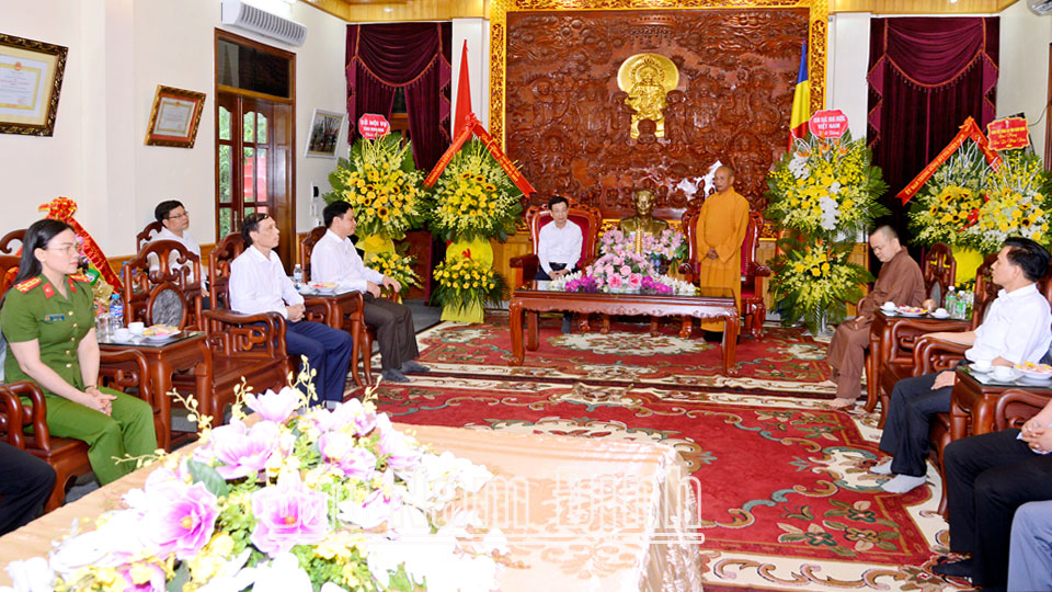 Hòa thượng Thích Quảng Hà, Phó Chủ tịch Hội đồng trị sự Trung ương Giáo hội Phật giáo Việt Nam, Trưởng Ban Trị sự Giáo hội Phật giáo tỉnh phát biểu cảm ơn.