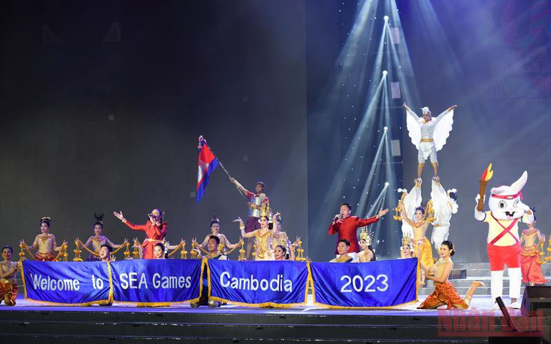 Nước chủ nhà Campuchia gửi lời chào tới SEA Games 32. (Ảnh: THÀNH ĐẠT) 