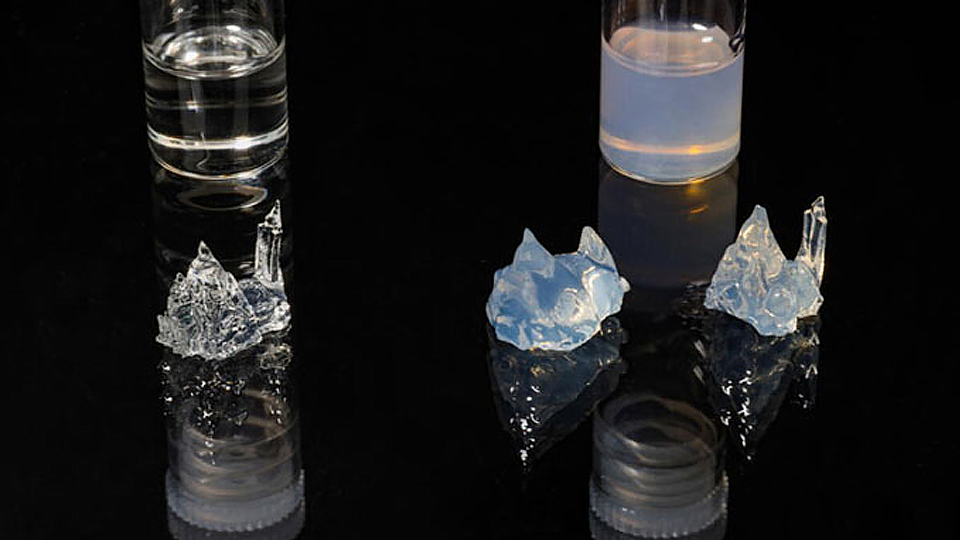 Kỹ thuật in 3D dựa trên ánh sáng của EPFL cho tốc độ nhanh và có thể thực hiện với nhựa đục. (Ảnh: EPFL)
