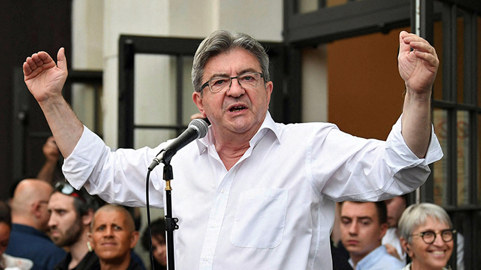 Ông Jean-Luc Melenchon phát biểu sau khi liên minh cánh tả trở thành khối đối lập chính tại Quốc hội Pháp sau bầu cử.