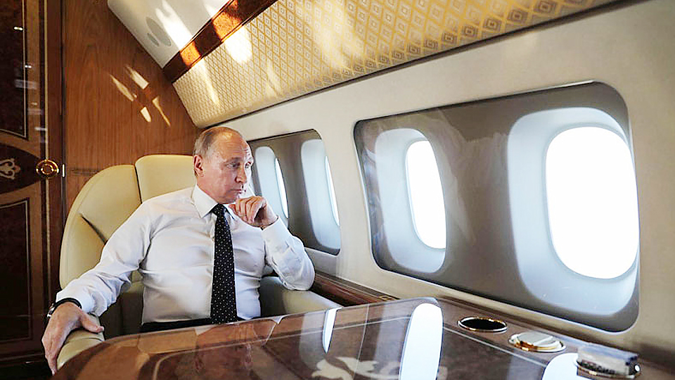 Tổng thống Vladimir Putin trên chuyên cơ riêng. (Ảnh: Tass)