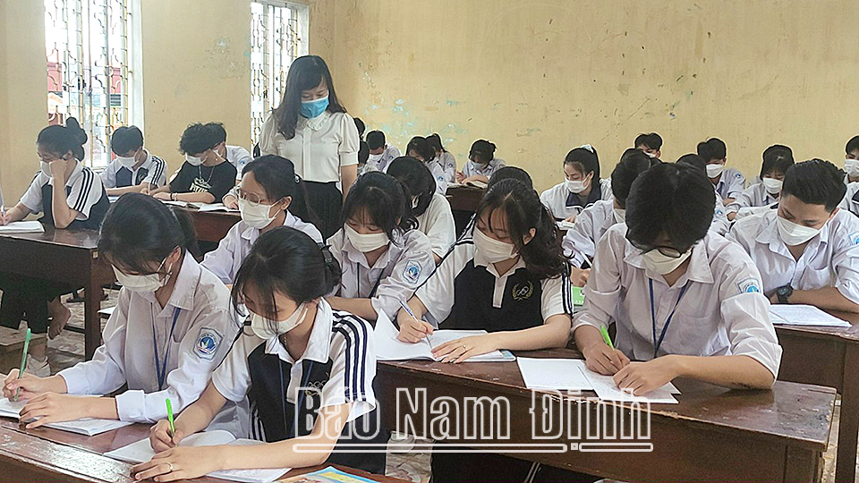 Trường THPT Phạm Văn Nghị (Ý Yên) tích cực ôn tập cho học sinh lớp 12 tham gia kỳ thi tốt nghiệp THPT năm 2022.