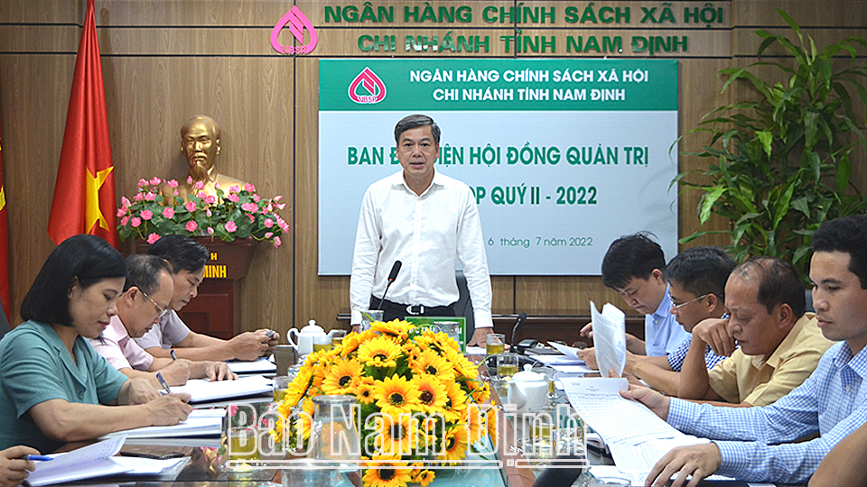 Đồng chí Trần Lê Đoài, TUV, Phó Chủ tịch UBND tỉnh, Trưởng Ban đại diện HĐQT Ngân hàng CSXH Chi nhánh tỉnh phát biểu chỉ đạo hội nghị.  