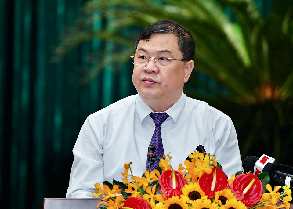 Đồng chí Phạm Gia Túc, Ủy viên BCH Trung ương Đảng, Bí thư Tỉnh ủy phát biểu tại Hội thảo.
