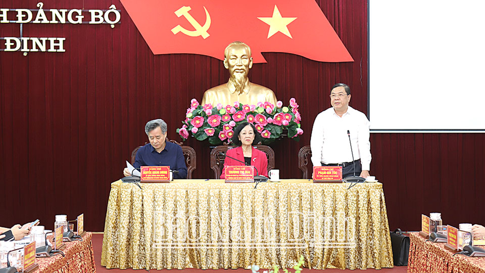 Đồng chí Phạm Gia Túc, Ủy viên BCH Trung ương Đảng, Bí thư Tỉnh ủy phát biểu tại buổi làm việc với Đoàn kiểm tra của Bộ Chính trị.
