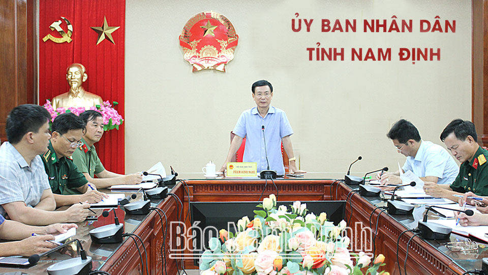 Đồng chí Phạm Đình Nghị, Phó Bí thư Tỉnh uỷ, Chủ tịch UBND tỉnh phát biểu kết luận hội nghị.