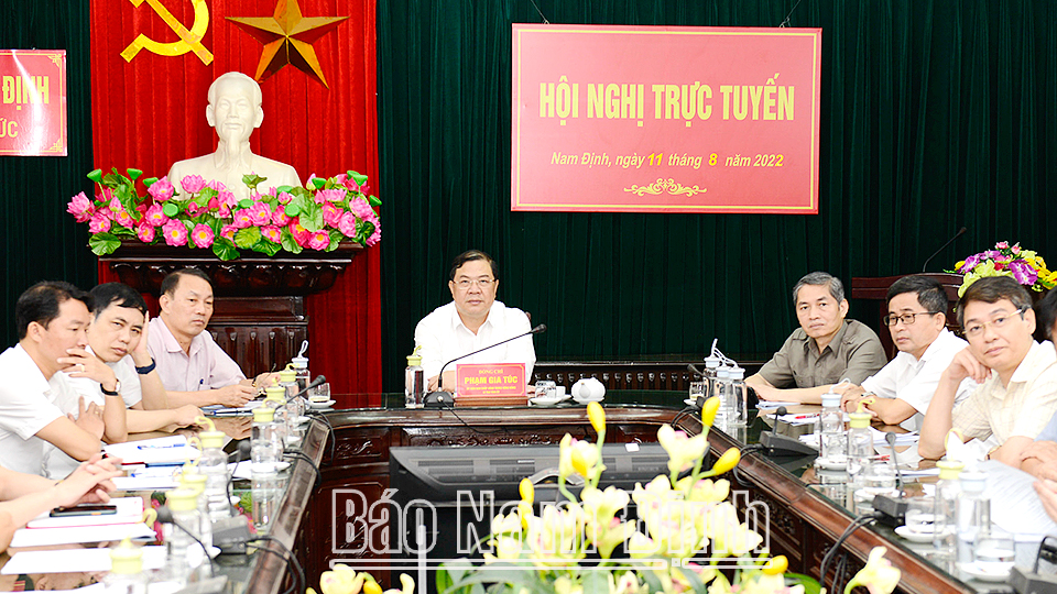 Đồng chí Phạm Gia Túc, Ủy viên BCH Trung ương Đảng, Bí thư Tỉnh ủy chủ trì hội nghị tại điểm cầu Nam Định.