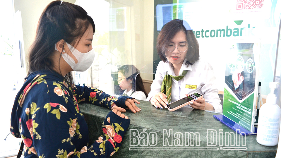 Hướng dẫn khách hàng đăng ký dịch vụ VCB Digital Bank trên điện thoại thông minh tại Ngân hàng TMCP Ngoại thương Việt Nam   Chi nhánh   Nam Định.