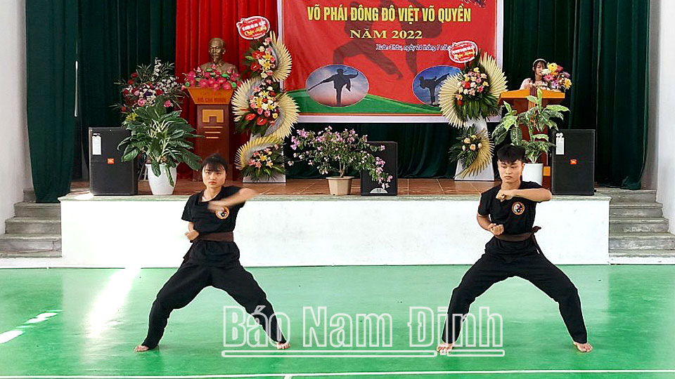 Thành viên Võ đường Xuân Châu biểu diễn võ thuật trong kỳ thi nâng đai năm 2022.