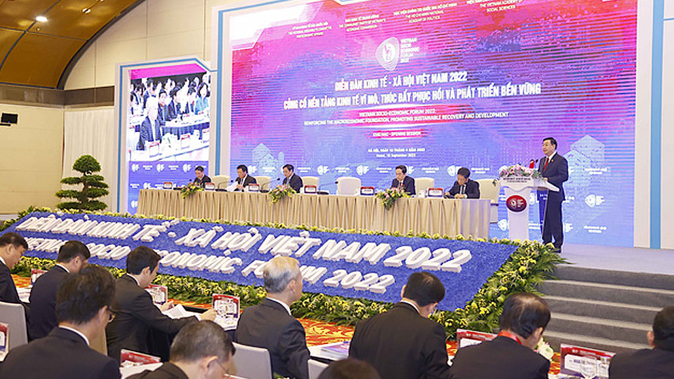 Chủ tịch Quốc hội phát biểu khai mạc Diễn đàn Kinh tế - Xã hội Việt Nam 2022.