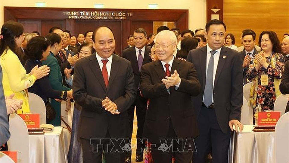 Tổng Bí thư Nguyễn Phú Trọng và Chủ tịch nước Nguyễn Xuân Phúc đến dự Lễ kỷ niệm. Ảnh: TTXVN