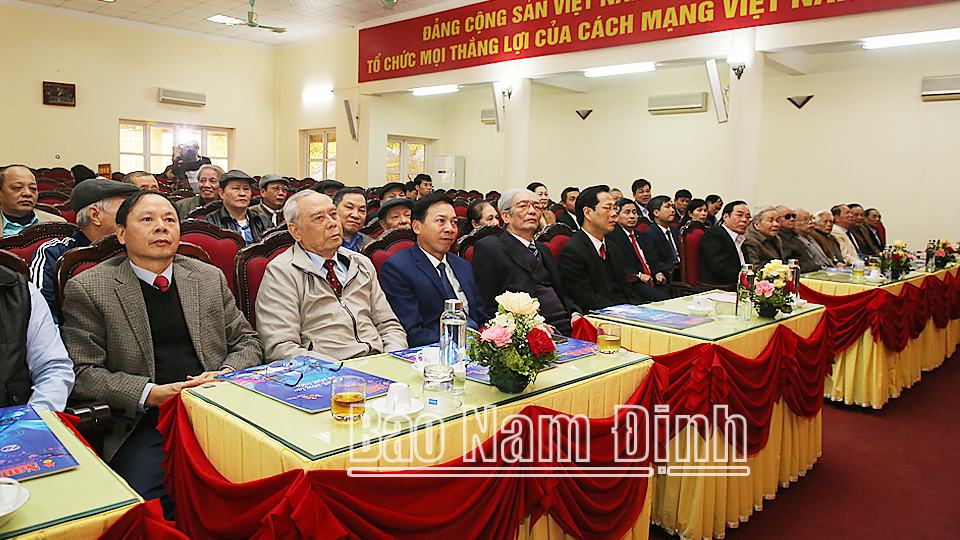Thành phố Nam Định gặp mặt các đồng chí nguyên lãnh đạo tỉnh, thành phố