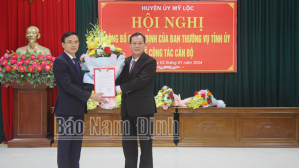 Huyện ủy Mỹ Lộc công bố Quyết định của Ban Thường vụ Tỉnh ủy về công tác cán bộ