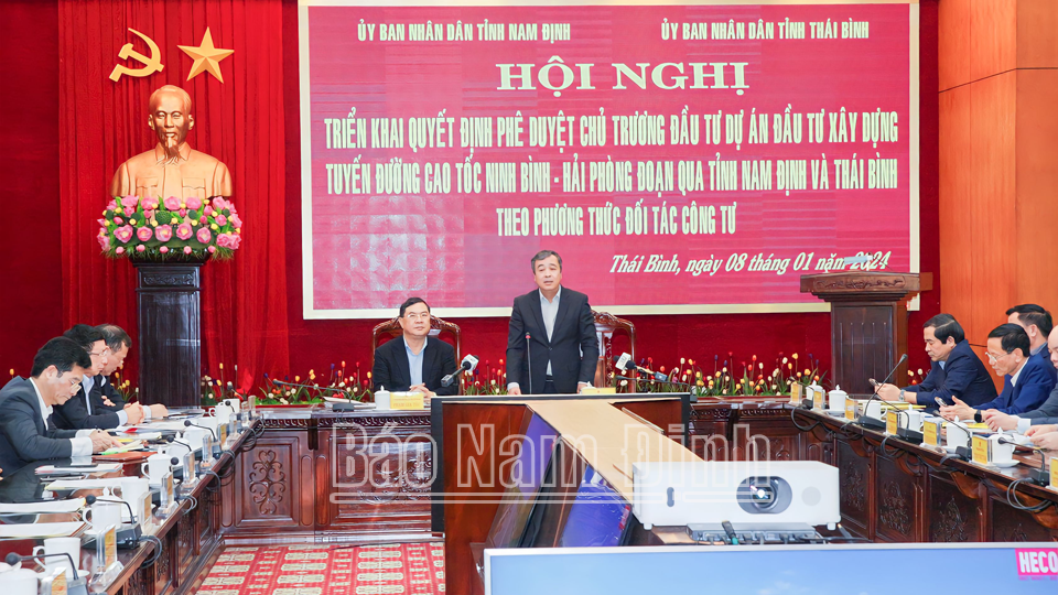 Đồng chí Ngô Đông Hải, Ủy viên BCH Trung ương Đảng, Bí thư Tỉnh ủy Thái Bình phát biểu chỉ đạo tại hội nghị. 
