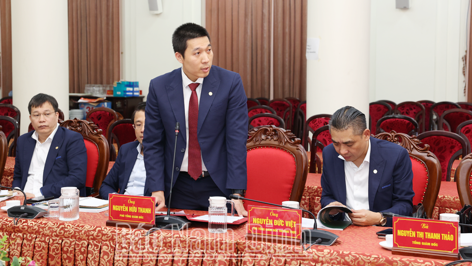 Ông Nguyễn Hữu Thanh, Phó Tổng Giám đốc Tập đoàn An Thịnh phát biểu tại buổi làm việc.
