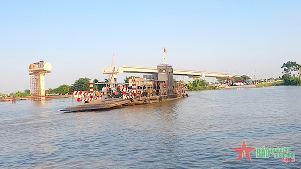 Cầu Đống Cao nối liền 2 huyện Ý Yên và Nghĩa Hưng.
