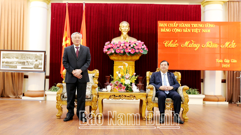 Đồng chí Chánh án TAND tối cao Nguyễn Hòa Bình phát biểu chúc Tết Đảng bộ, chính quyền và nhân dân Nam Định.
            