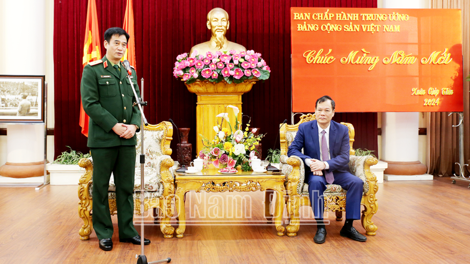 Đồng chí Thiếu tướng Nguyễn Văn Tuyên, Chánh Văn phòng Bộ Quốc phòng phát biểu tại buổi đón tiếp.
