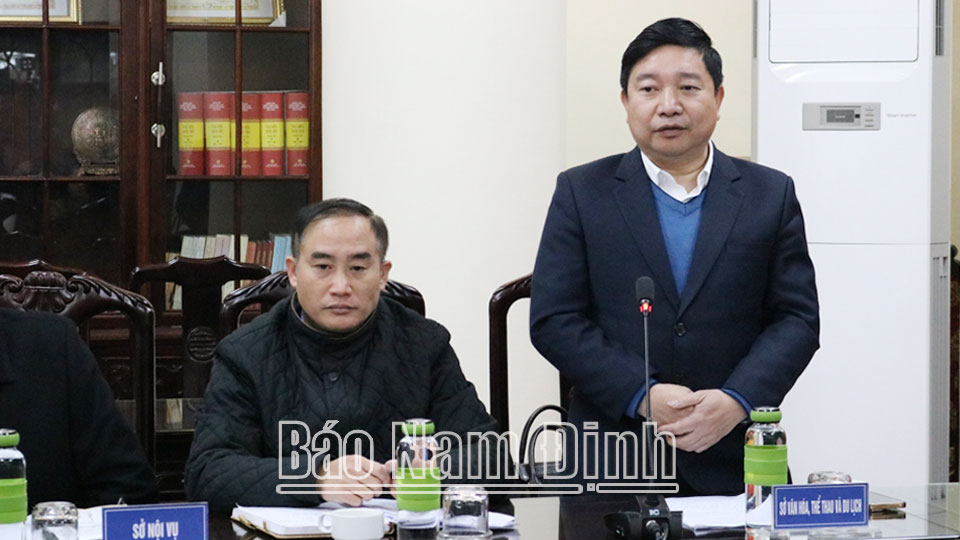Đồng chí Giám đốc Sở VH, TT và DL Nguyễn Tiến Dũng phát biểu trả lời đoàn giám sát.