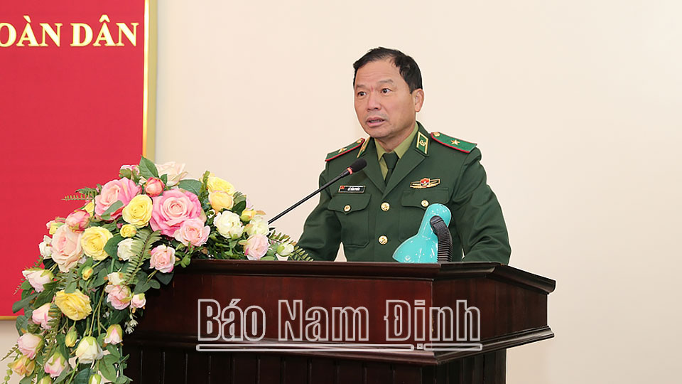 Đồng chí Thiếu tướng Lê Văn Phúc, Phó Tư lệnh BĐBP phát biểu tại hội nghị.