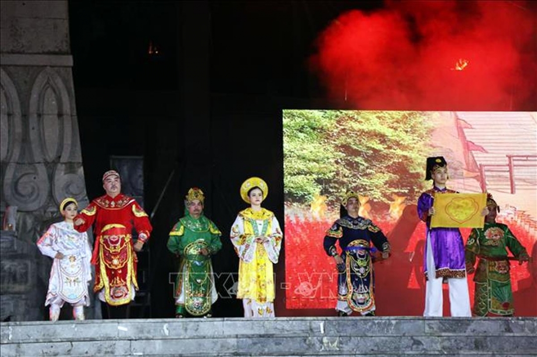 Tái hiện lễ lên ngôi của Hoàng đế Quang Trung.