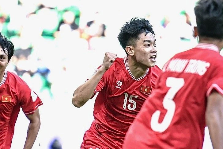 Đình Bắc ghi bàn đầu tiên cho tuyển Việt Nam ở Asian Cup 2023. 