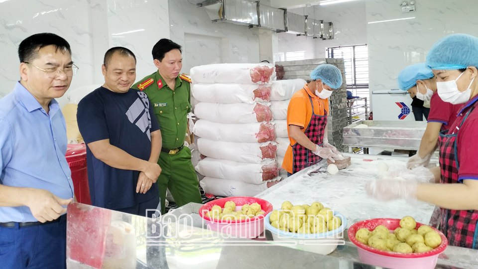 Triển khai kế hoạch kiểm tra liên ngành an toàn thực phẩm dịp Tết Nguyên đán Ất Tỵ và mùa lễ hội Xuân 2025