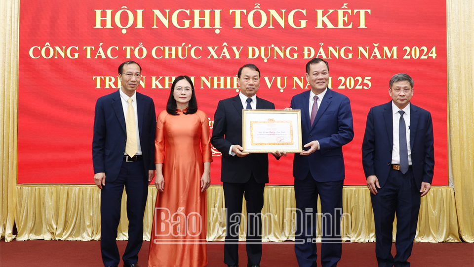 Triển khai nhiệm vụ trọng tâm công tác tổ chức xây dựng Đảng năm 2025