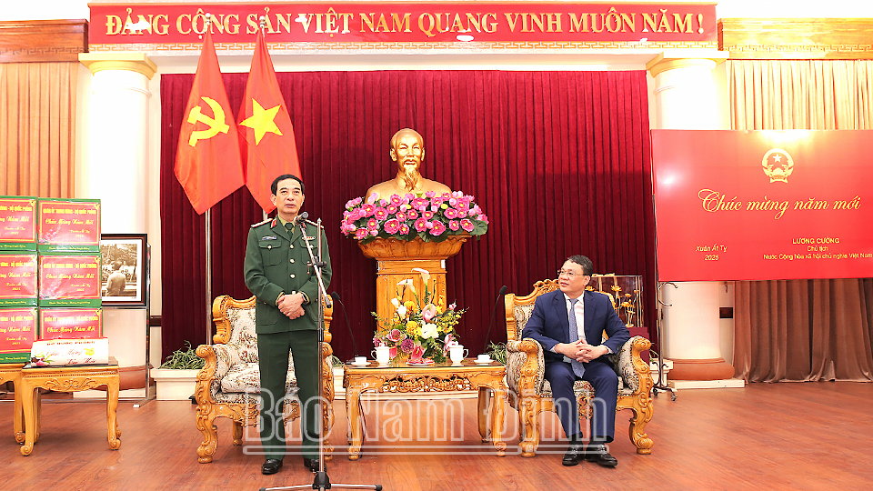 Đại tướng Phan Văn Giang, Ủy viên Bộ Chính trị, Bộ trưởng Bộ Quốc phòng phát biểu chúc Tết Đảng bộ, chính quyền và Nhân dân tỉnh Nam Định.