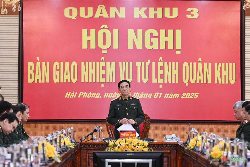 Đại tướng Phan Văn Giang chủ trì Hội nghị bàn giao nhiệm vụ Tư lệnh Quân khu 3