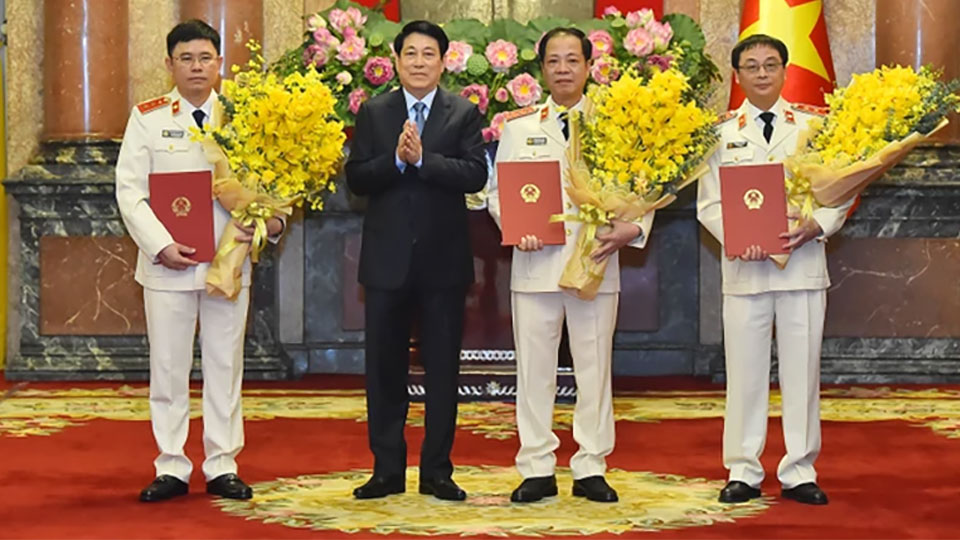 Chủ tịch nước trao quyết định bổ nhiệm Phó Viện trưởng Viện Kiểm sát nhân dân tối cao