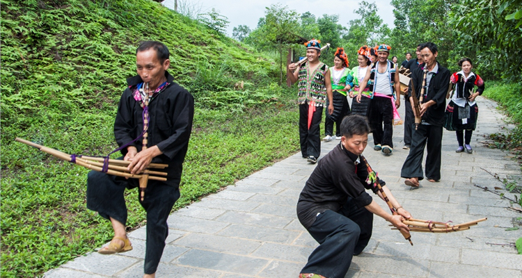 Ra mắt tập thơ “Hồ Chí Minh - Người tin ở con người” của nhà thơ Hải Như