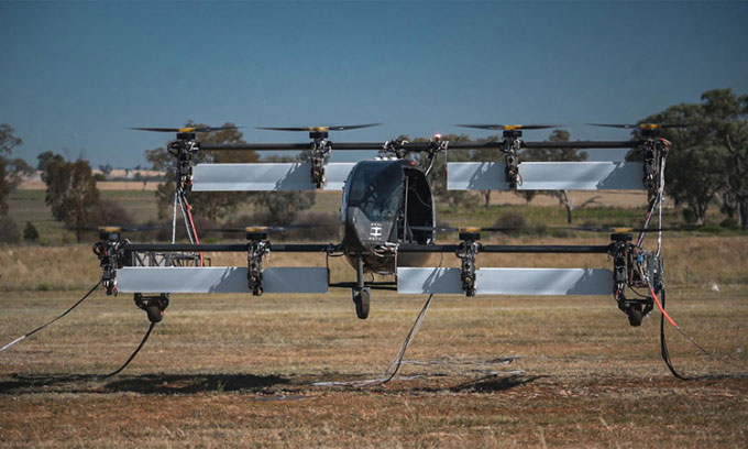 Nguyên mẫu máy bay Vertiia thực hiện thử nghiệm bay có dây nối vào tháng 2/2023. (Ảnh: AMSL Aero)

