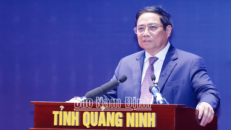 Điện tử 1: Thủ tướng Chính phủ Phạm Minh Chính phát biểu chỉ đạo tại hội nghị.