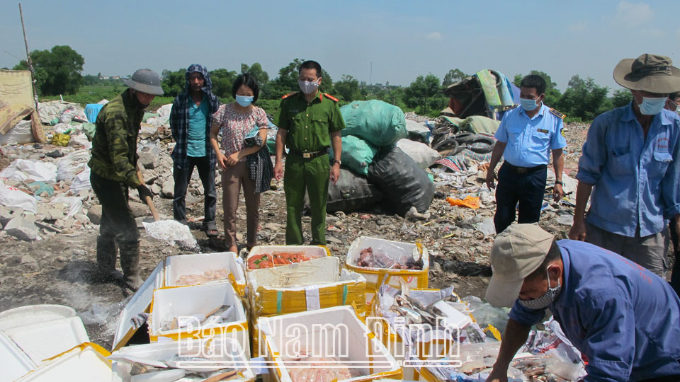 Quyết liệt đấu tranh với hàng nhập lậu