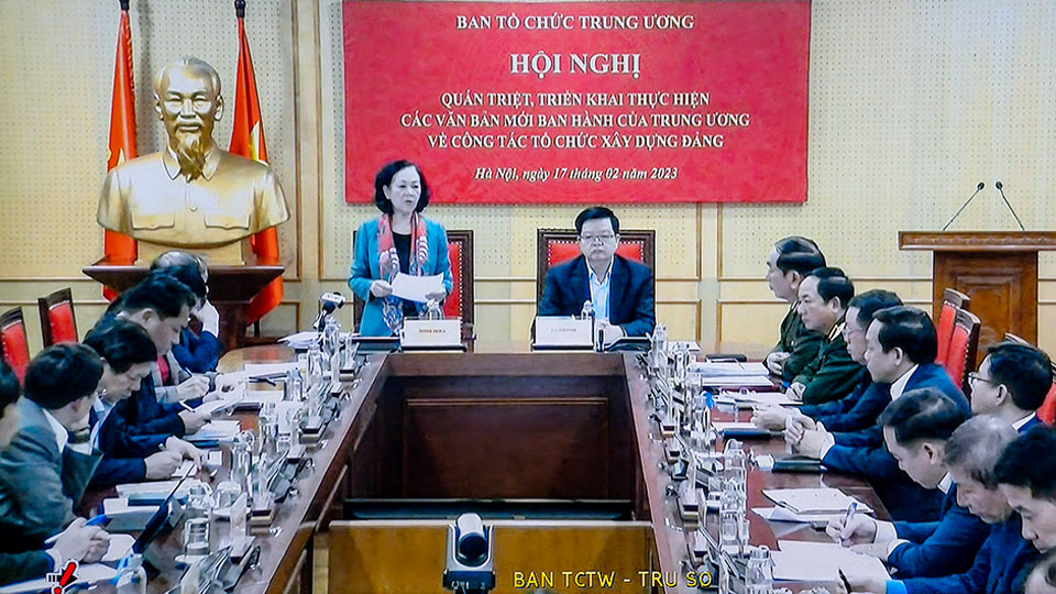 Đồng chí Trương Thị Mai, Uỷ viên Bộ Chính trị, Bí thư Trung ương Đảng, Trưởng Ban Tổ chức Trung ương phát biểu chỉ đạo Hội nghị.