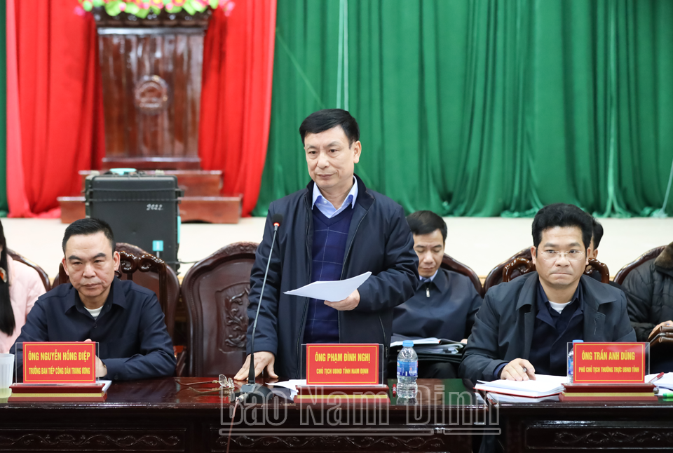 Đồng chí Chủ tịch UBND tỉnh Phạm Đình Nghị phát biểu kết luận tại buổi tiếp, đối thoại. 