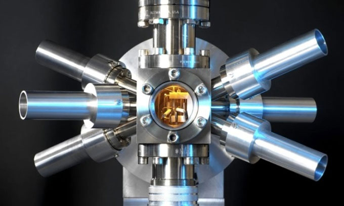 Đồng hồ quang học sử dụng nguyên tử strontium. (Ảnh: Science Photo Library).

