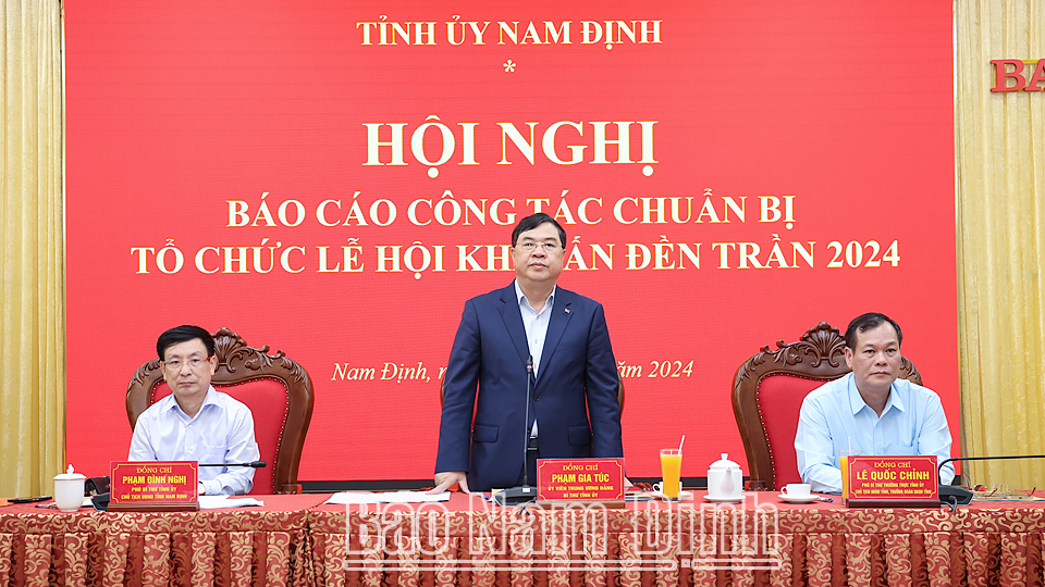 Đồng chí Phạm Gia Túc, Ủy viên BCH Trung ương Đảng, Bí thư Tỉnh ủy phát biểu chỉ đạo hội nghị.
            