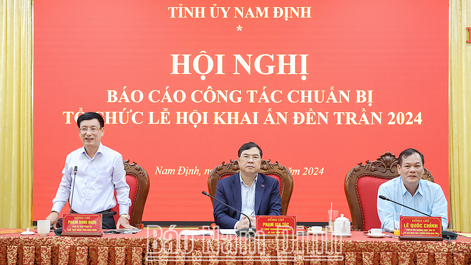 Đồng chí Phạm Đình Nghị, Phó Bí thư Tỉnh ủy, Chủ tịch UBND tỉnh phát biểu tại hội nghị.
            