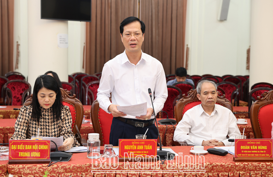 Đồng chí Nguyễn Anh Tuấn, Ủy viên Ban TVTU, Bí thư Thành ủy phát biểu tại hội nghị.
            