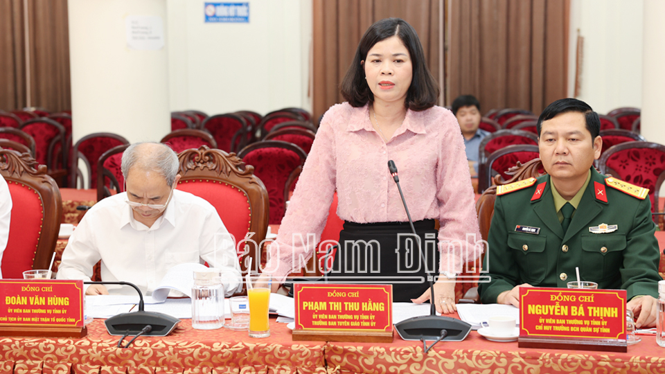 Đồng chí Phạm Thị Thu Hằng, Ủy viên Ban TVTU, Trưởng ban Tuyên giáo Tỉnh ủy phát biểu tại hội nghị. 
