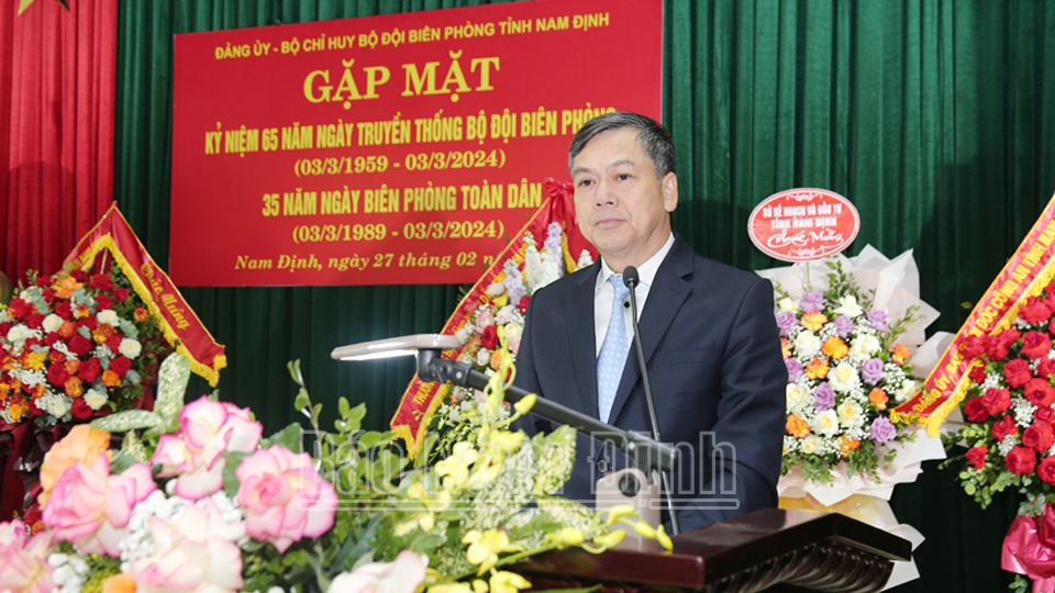 Đồng chí Trần Lê Đoài, TUV, Phó Chủ tịch UBND tỉnh phát biểu tại buổi gặp mặt.
