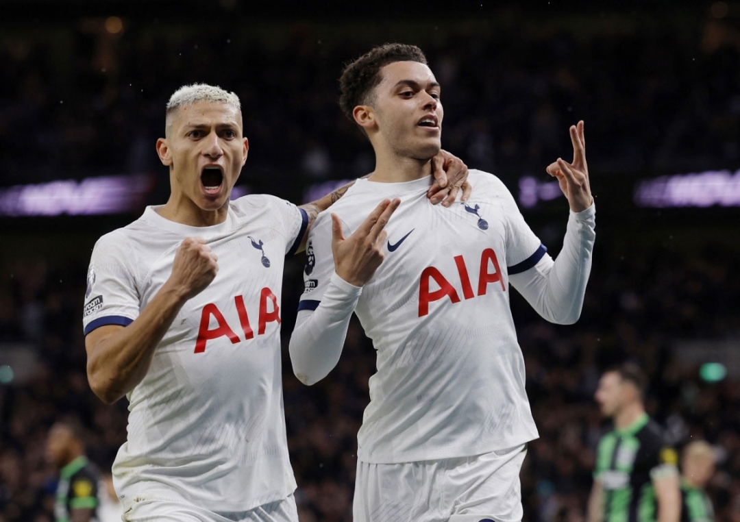 Kết quả Ngoại hạng Anh: Liverpool đòi lại ngôi đầu, Tottenham lội ngược dòng