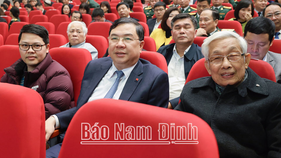 Đồng chí Phạm Gia Túc, Ủy viên BCH Trung ương Đảng, Bí thư Tỉnh ủy dự buổi lễ trao giải.