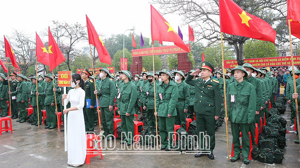 Thanh niên huyện Trực Ninh lên đường nhập ngũ năm 2024. 